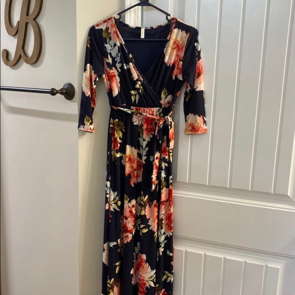 NWOT Pink blush maternity dress